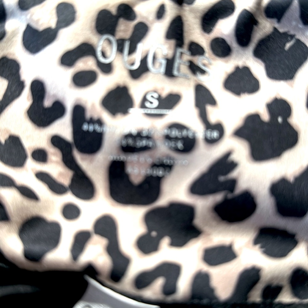ANIMAL PRINT CAPRI WORK OUTS… - Picture 5 of 5